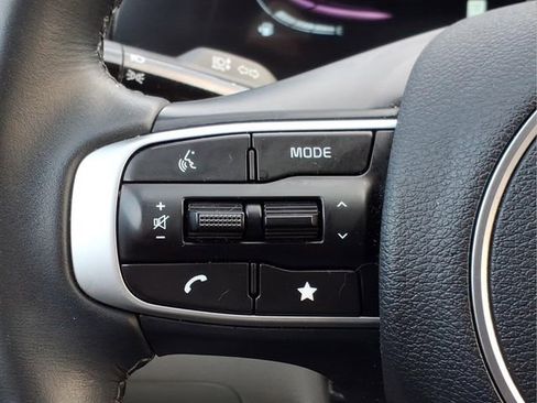 Used 2025 Kia Sportage EX image 29