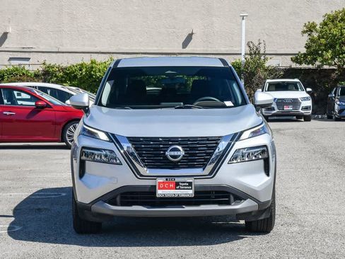 Used 2023 Nissan Rogue SV FWD image 2