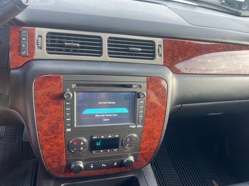 Used 2013 Chevrolet Tahoe LT AWD/4WD image 37