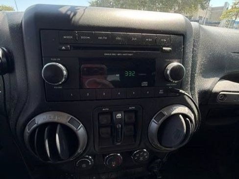Used 2018 Jeep Wrangler Unlimited Sport S AWD/4WD image 6