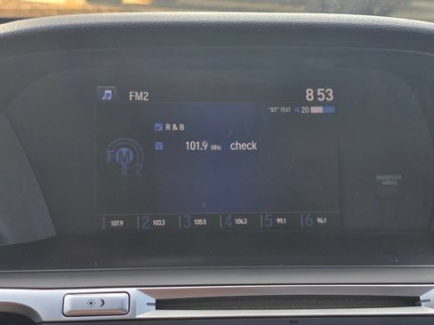 Used 2017 Honda Accord Hybrid Sedan image 29