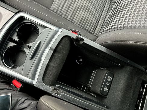 Used 2023 Dodge Charger SXT image 20