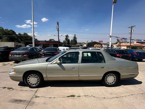 Used 1997 Cadillac De Ville Sedan FWD image 4