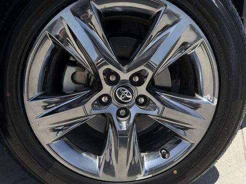 Used 2019 Toyota Highlander Limited Platinum AWD/4WD image 9