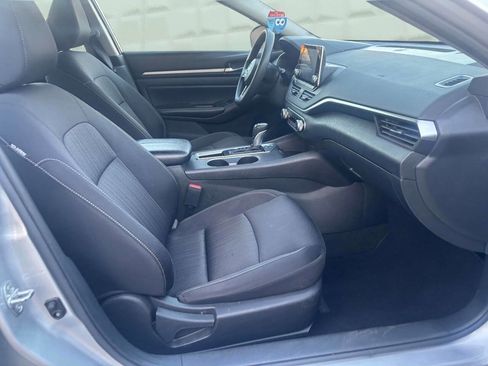 Used 2022 Nissan Altima 2.5 SV FWD image 13