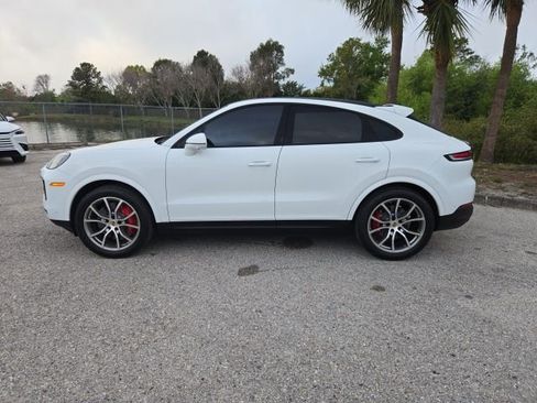 Used 2024 Porsche Cayenne S image 2