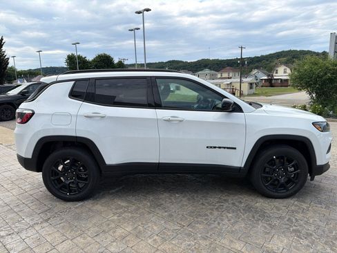 New 2026 Jeep Compass Latitude AWD/4WD image 9