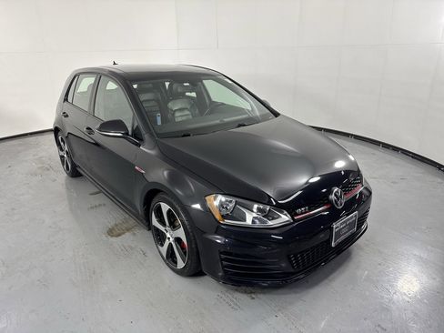 Used 2015 Volkswagen GTI SE image 25