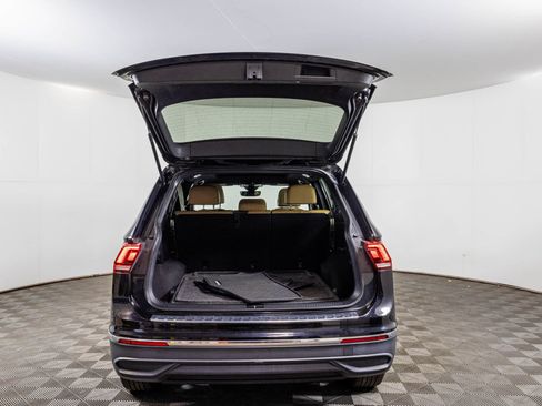Used 2022 Volkswagen Tiguan SE w/ Panoramic Sunroof Package AWD/4WD image 41
