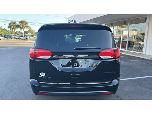 New 2027 Chrysler Pacifica LX FWD image 5