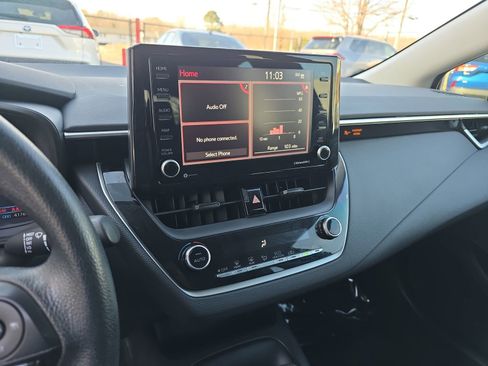 Used 2022 Toyota Corolla LE image 25