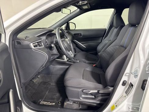 Used 2025 Toyota Corolla Cross AWD Hybrid image 11