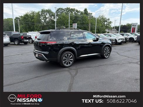 Used 2026 Nissan Pathfinder Platinum w/ Cargo Package AWD/4WD image 5