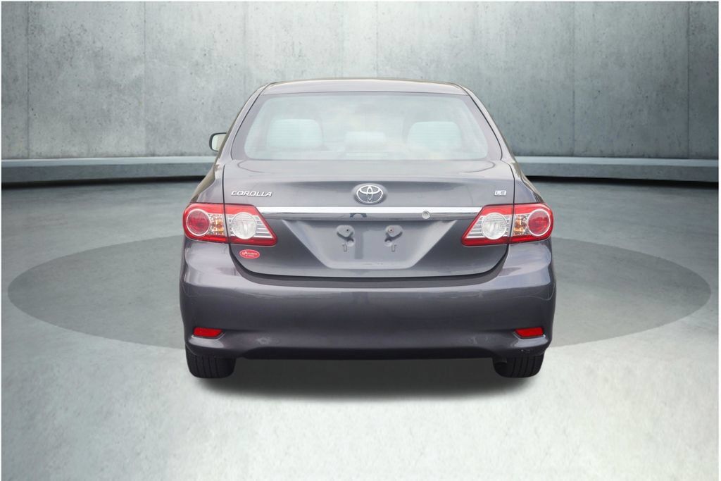 Used 2013 Toyota Corolla LE FWD image 29