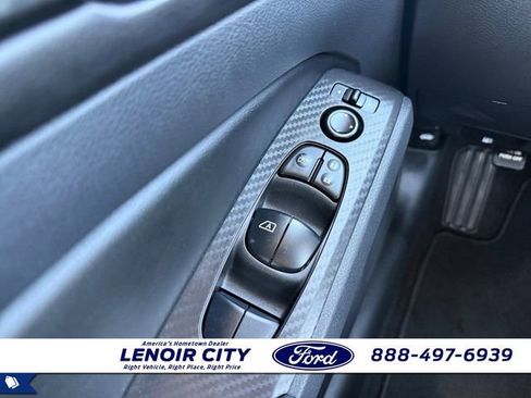 Used 2025 Nissan Altima 2.5 SV FWD image 17