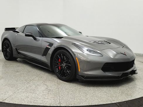 Used 2015 Chevrolet Corvette Z06 w/ 3LZ Preferred Equipment Group RWD image 7