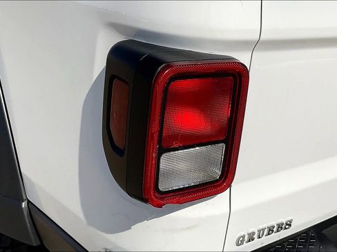 Used 2020 Jeep Gladiator Sport w/ Quick Order Package 24S image 40