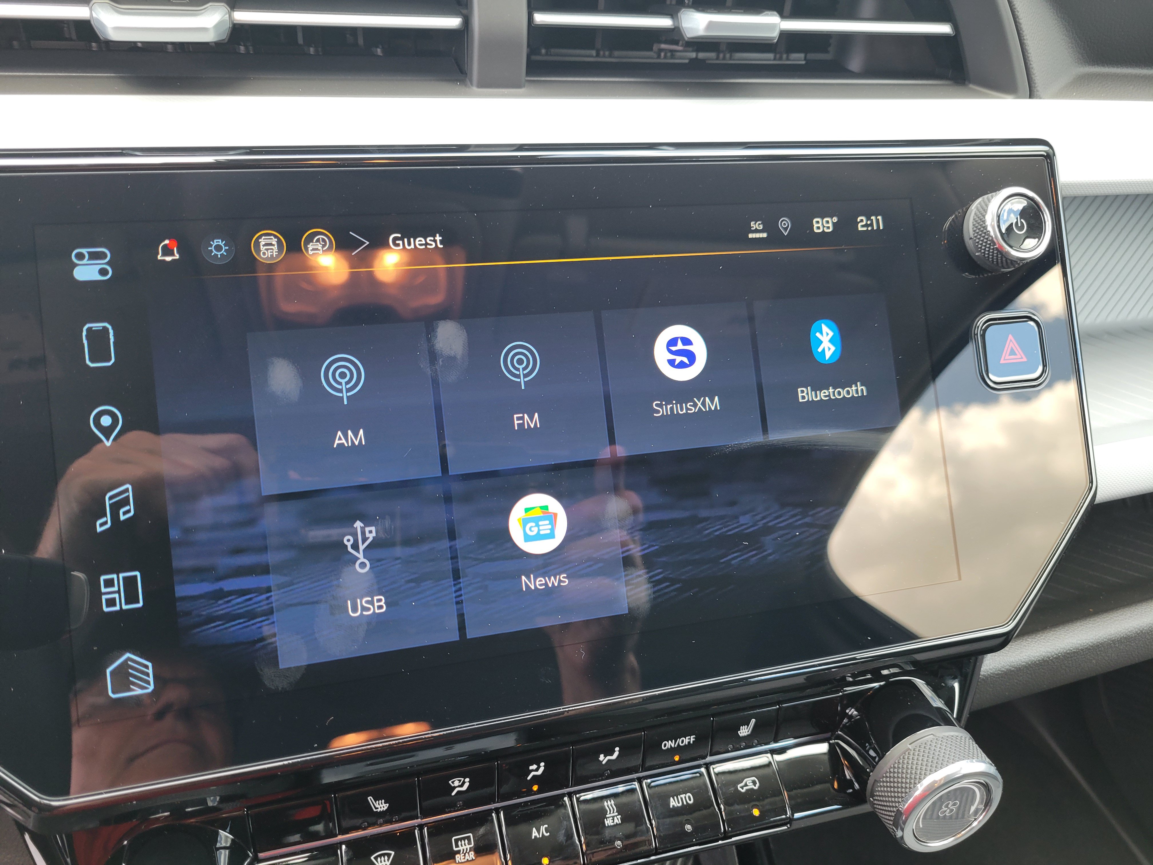 New 2027 Chevrolet Bolt LT w/ Comfort Package FWD image 22