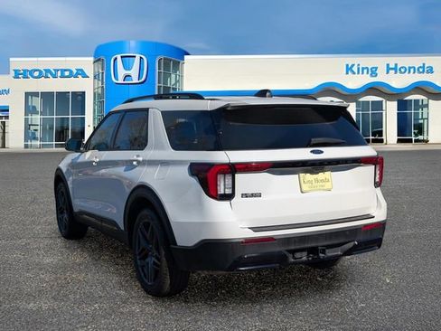 Used 2025 Ford Explorer ST-Line w/ Premium Package image 12