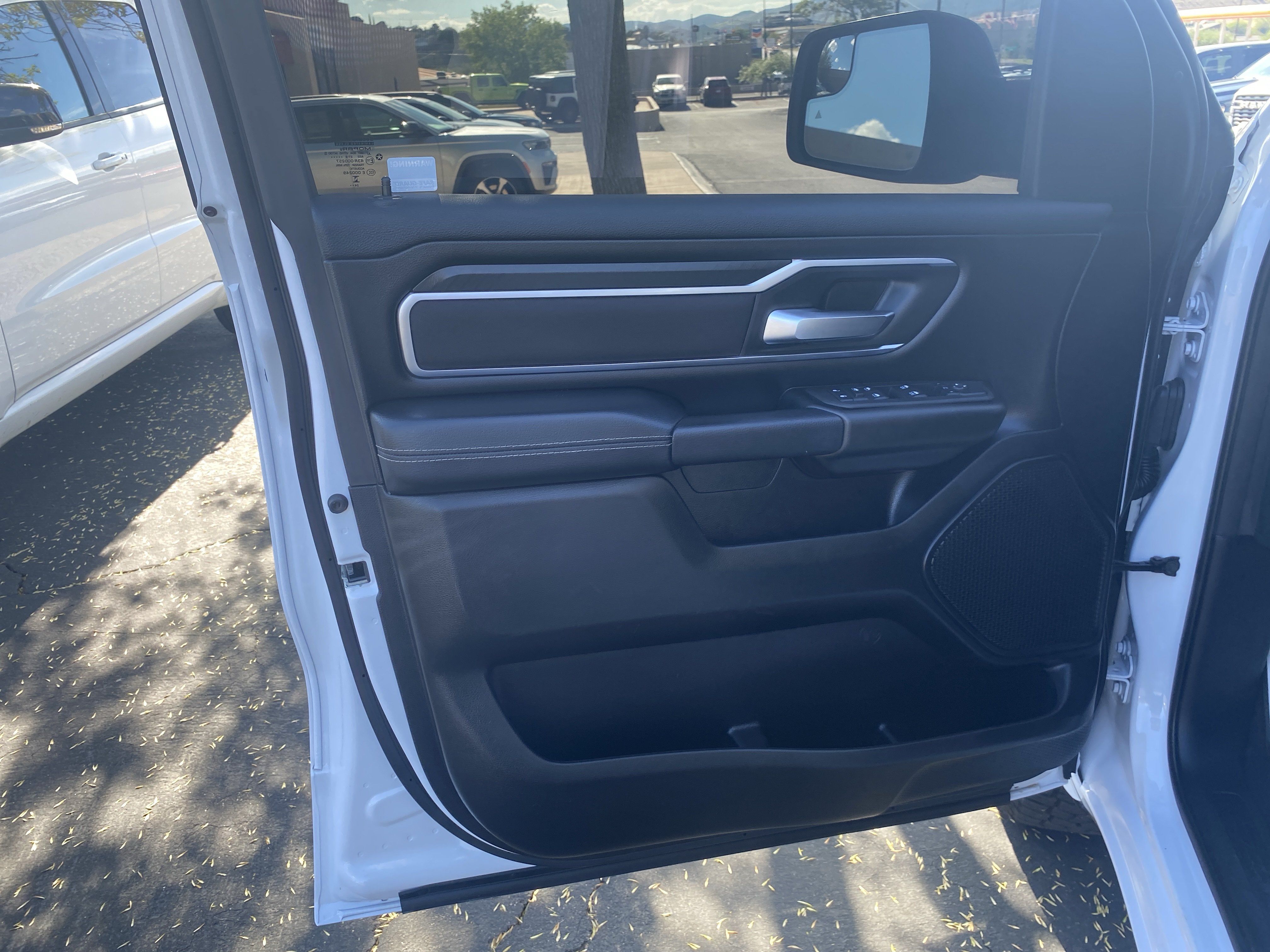 Used 2025 RAM 1500 Big Horn AWD/4WD image 7