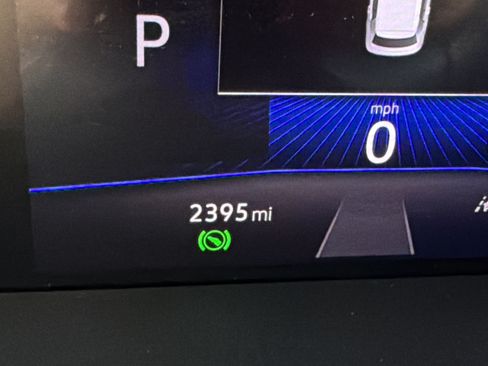 Certified 2025 Volkswagen Taos SE FWD image 18