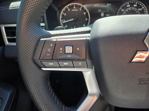 Used 2025 Mitsubishi Outlander SE FWD image 30