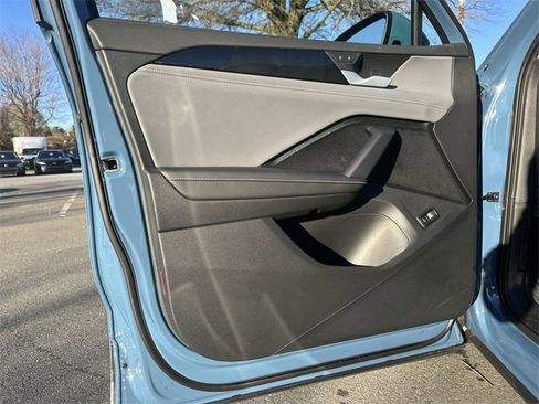 New 2026 Volkswagen Tiguan SE image 13