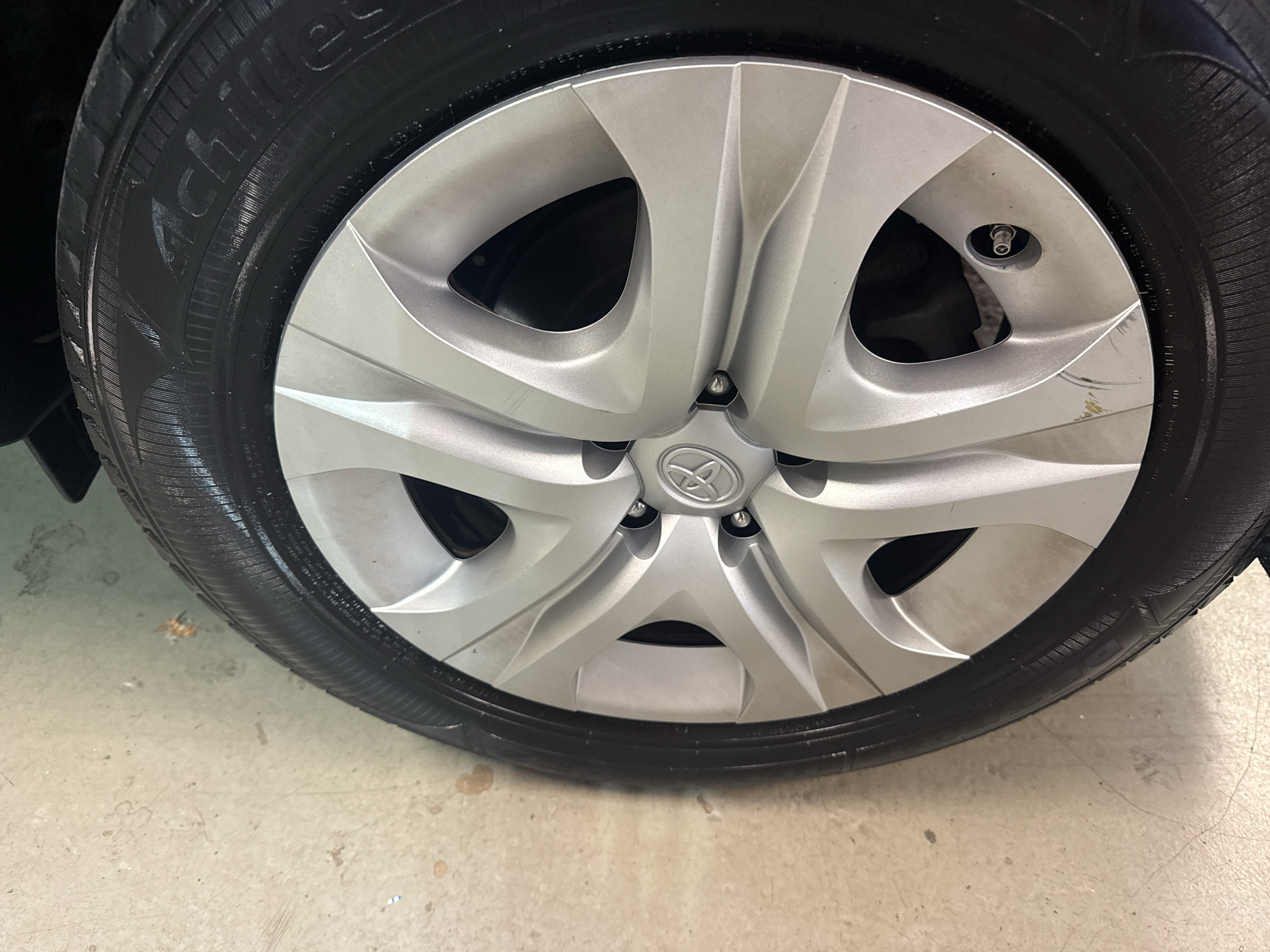 Used 2015 Toyota RAV4 LE AWD/4WD image 26