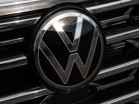 Used 2024 Volkswagen Atlas SEL image 11