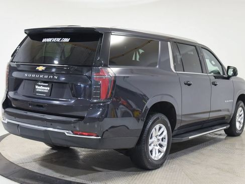 Used 2025 Chevrolet Suburban LS AWD/4WD image 17
