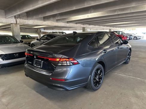Used 2025 Honda Accord SE image 5