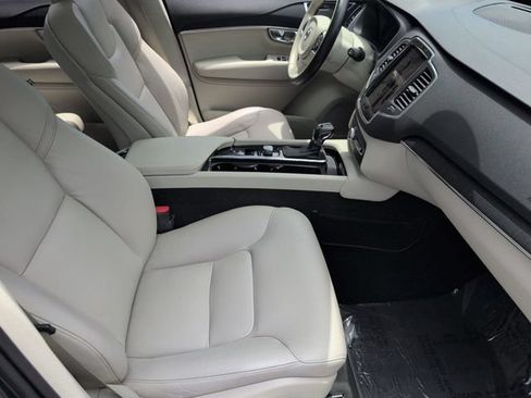 Used 2020 Volvo XC90 T6 Momentum w/ Protection Package Premier AWD/4WD image 28