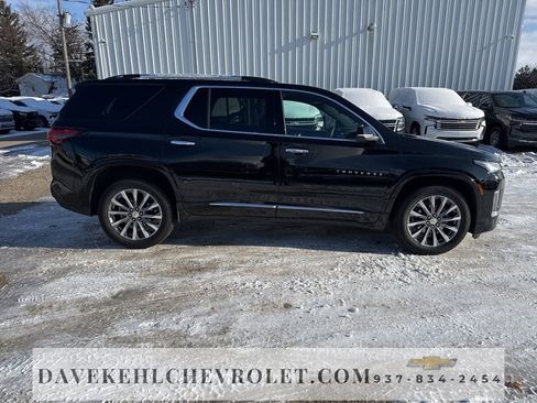 Used 2023 Chevrolet Traverse Premier image 6