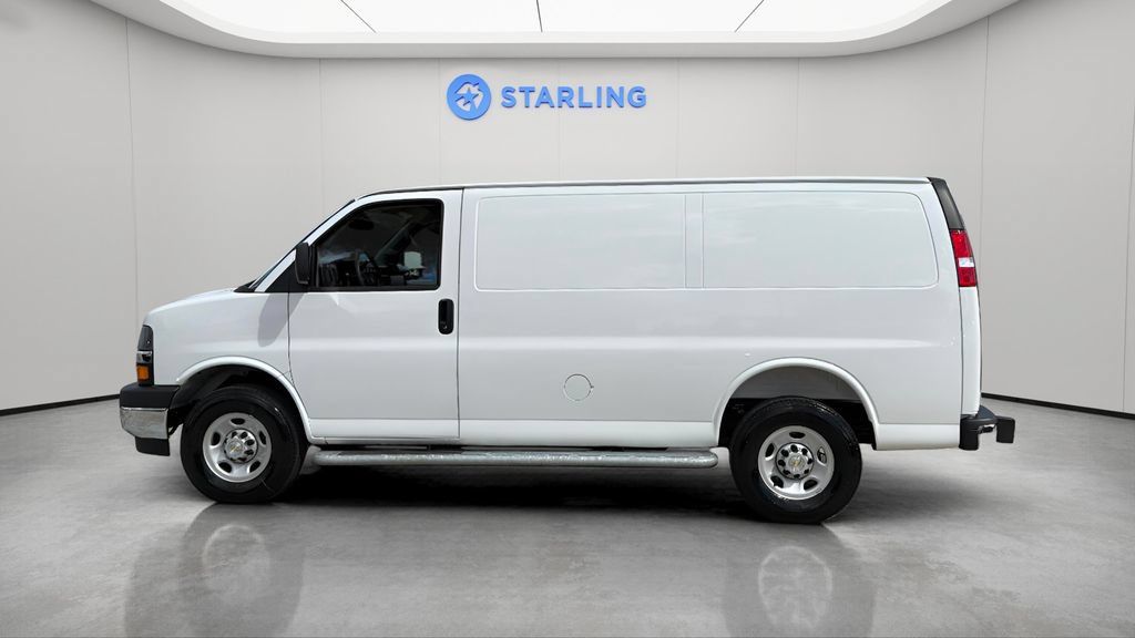 Used 2025 Chevrolet Express 2500 w/ Driver Convenience Package RWD image 3