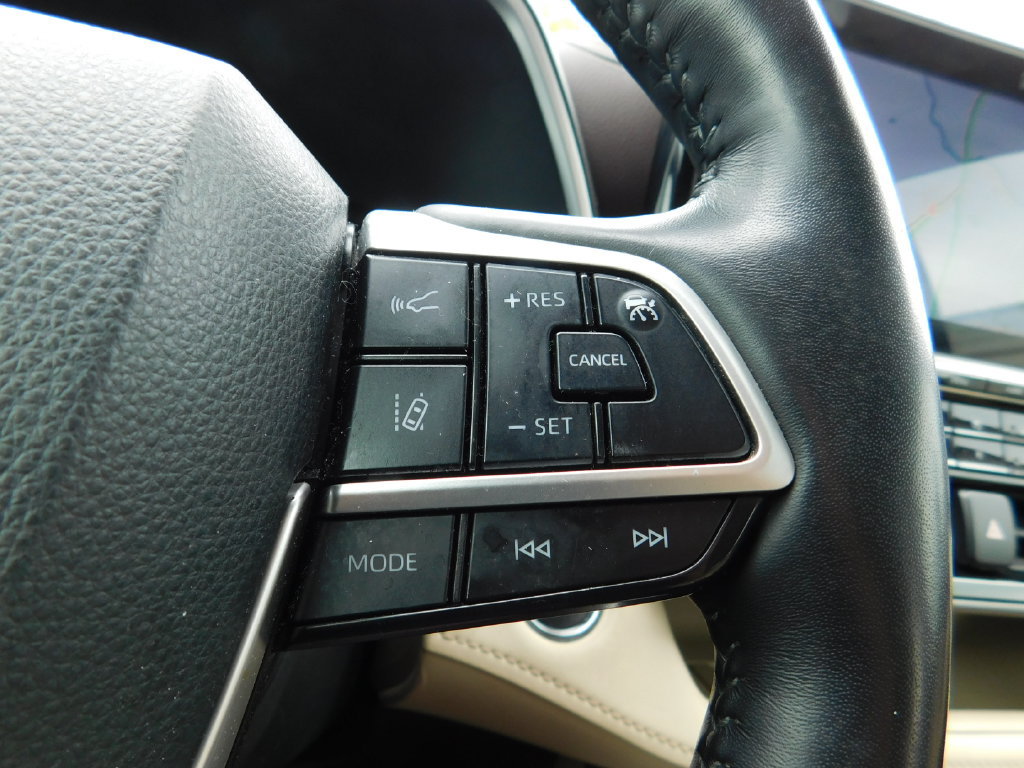 Used 2022 Toyota Highlander Limited FWD image 29