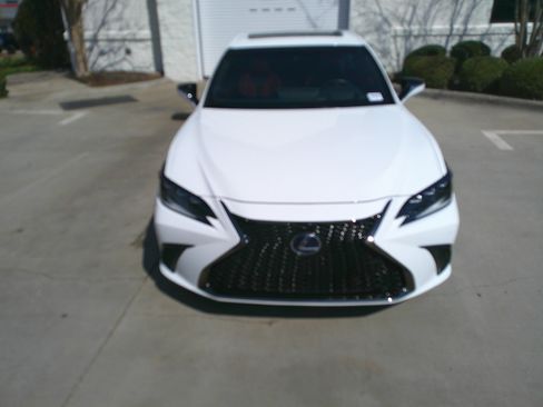 Used 2022 Lexus ES 300h F Sport w/ Accessory Package 2 image 3