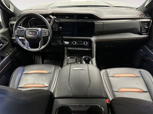 Used 2024 GMC Sierra 2500 AT4 w/ AT4 Premium Plus Package image 10