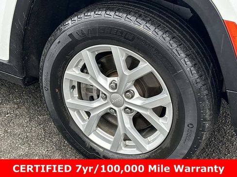 Certified 2023 Jeep Grand Cherokee L Limited w/ Luxury Tech Group II AWD/4WD image 8