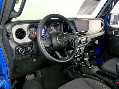 Used 2025 Jeep Wrangler Unlimited Sport AWD/4WD image 14