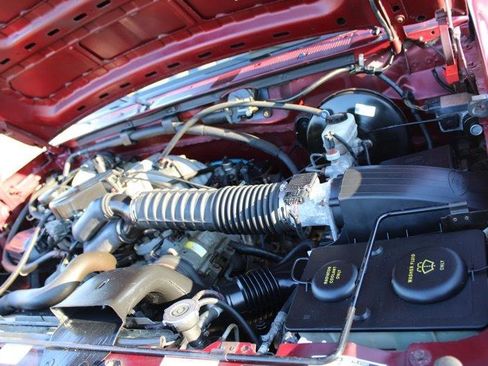 Used 1996 Ford Bronco XLT image 17