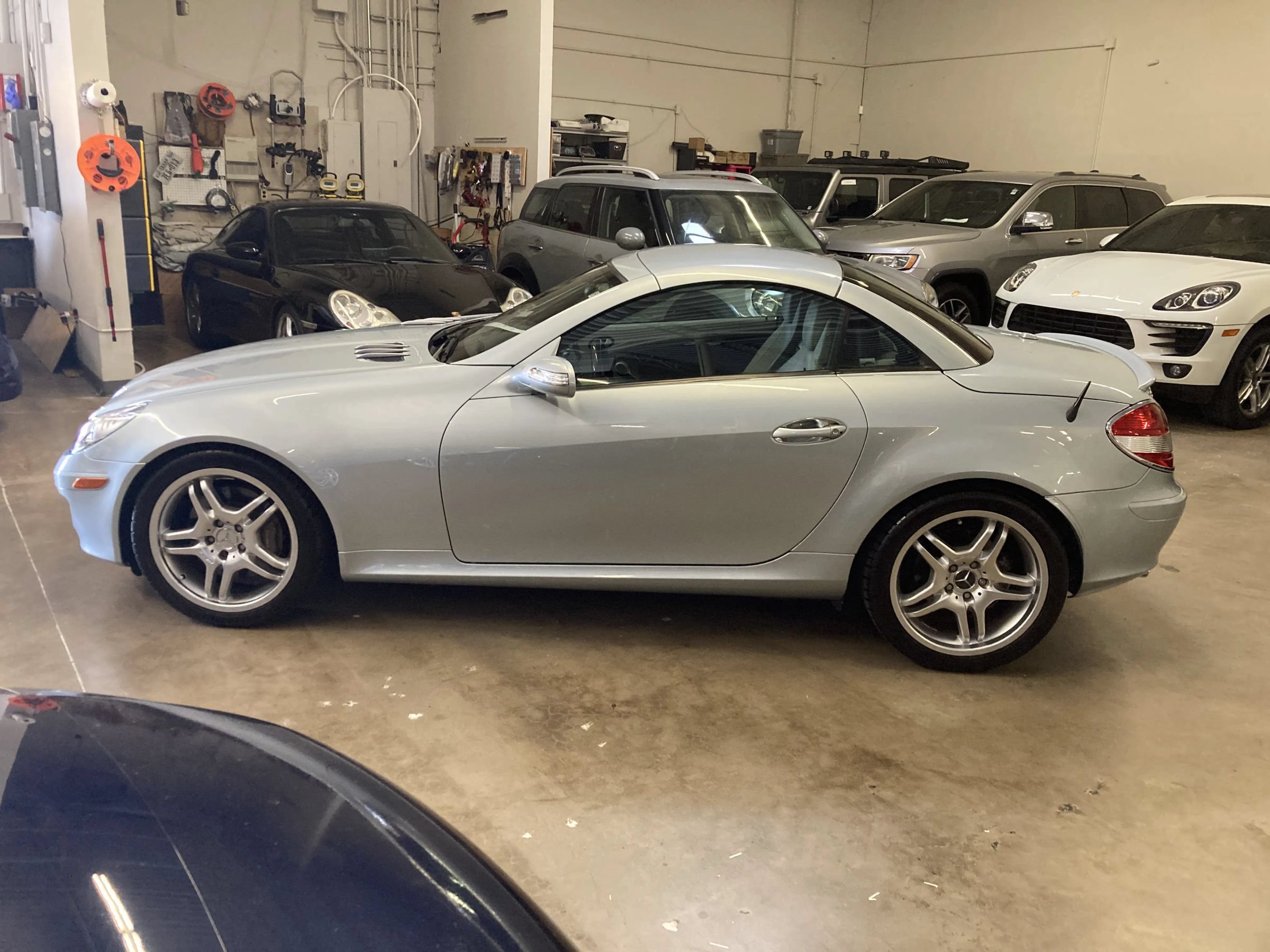 Used 2005 Mercedes-Benz SLK 350 image 7