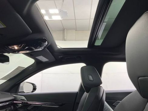 Used 2024 BMW i5 eDrive40i w/ M Sport Package RWD image 21