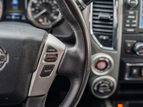 Used 2018 Nissan Titan SV w/ SV Convenience Package image 29