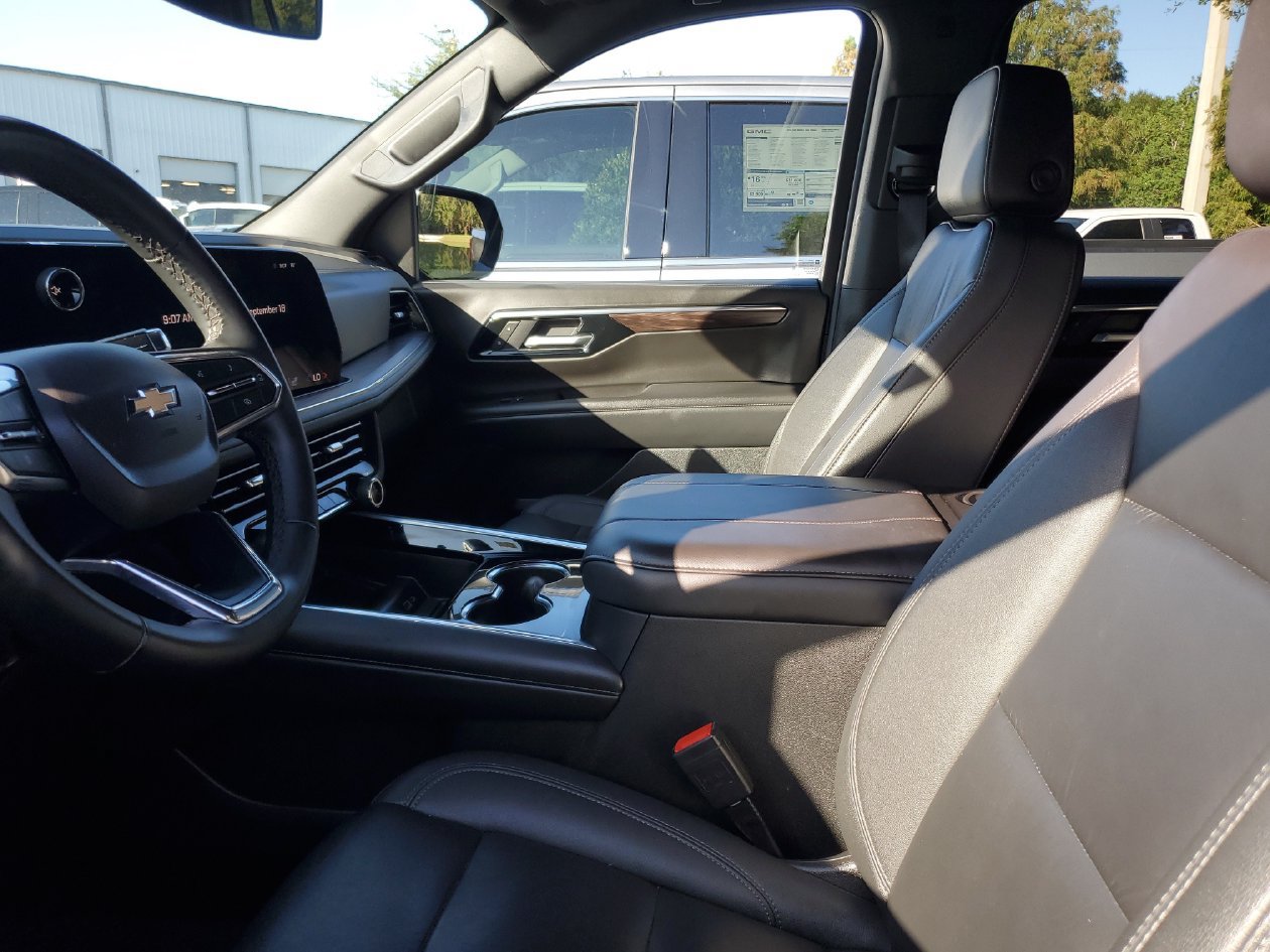 Used 2025 Chevrolet Tahoe LT RWD image 17