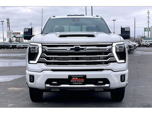Used 2024 Chevrolet Silverado 3500 High Country w/ Technology Package image 3