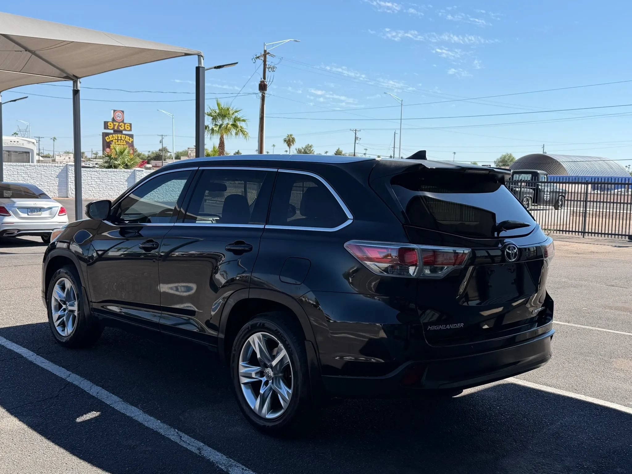 Used 2015 Toyota Highlander Limited AWD/4WD image 6