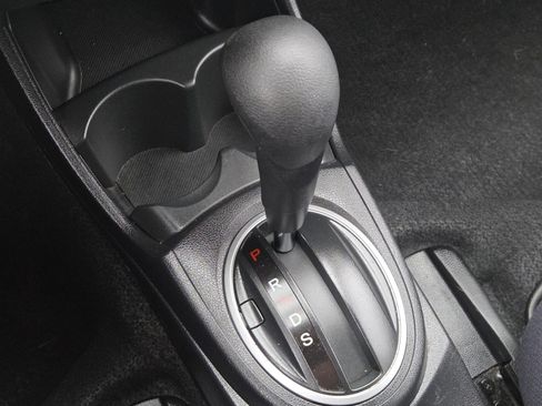 Used 2013 Honda Fit Sport image 27