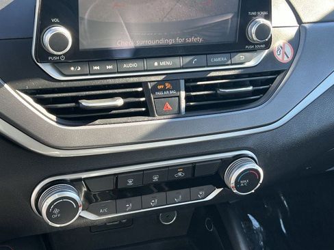 Used 2023 Nissan Altima 2.5 SR image 17