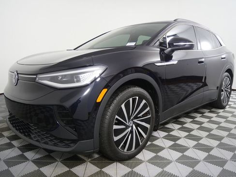 Used 2024 Volkswagen ID.4 S image 8
