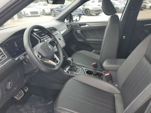 Certified 2023 Volkswagen Tiguan SE R-Line FWD image 23
